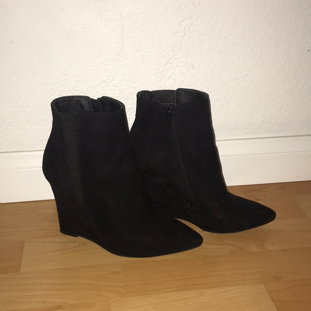 Black Pointy Toe Wedge Booties